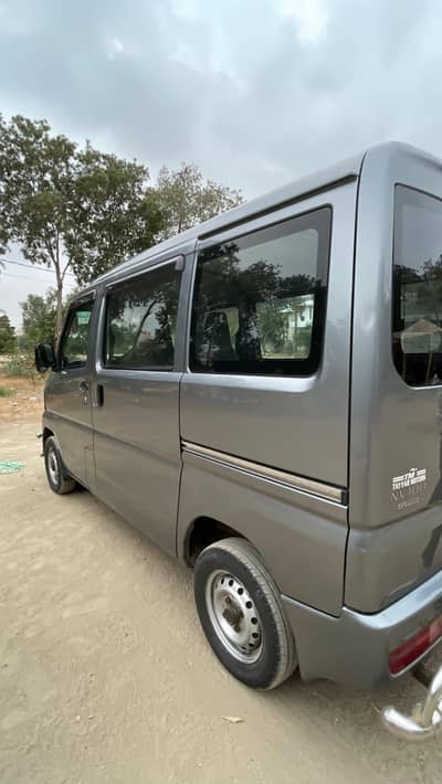 Nissan Clipper 2012