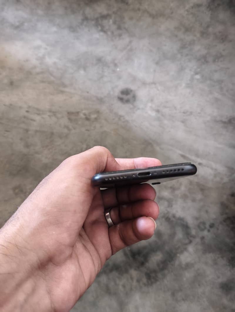 Apple iPhone 7 1