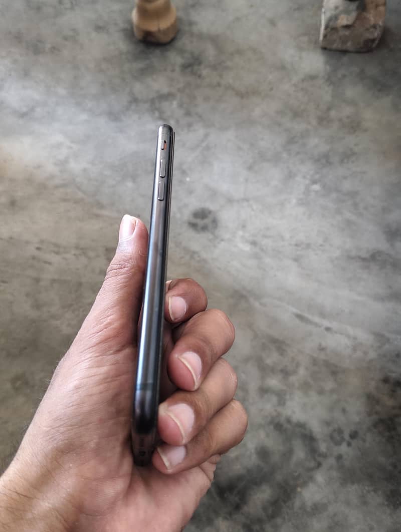 Apple iPhone 7 3