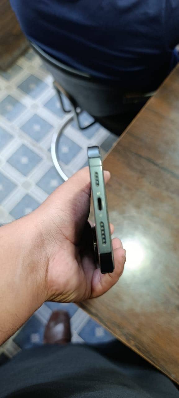 Apple iPhone 13 Pro Max 3