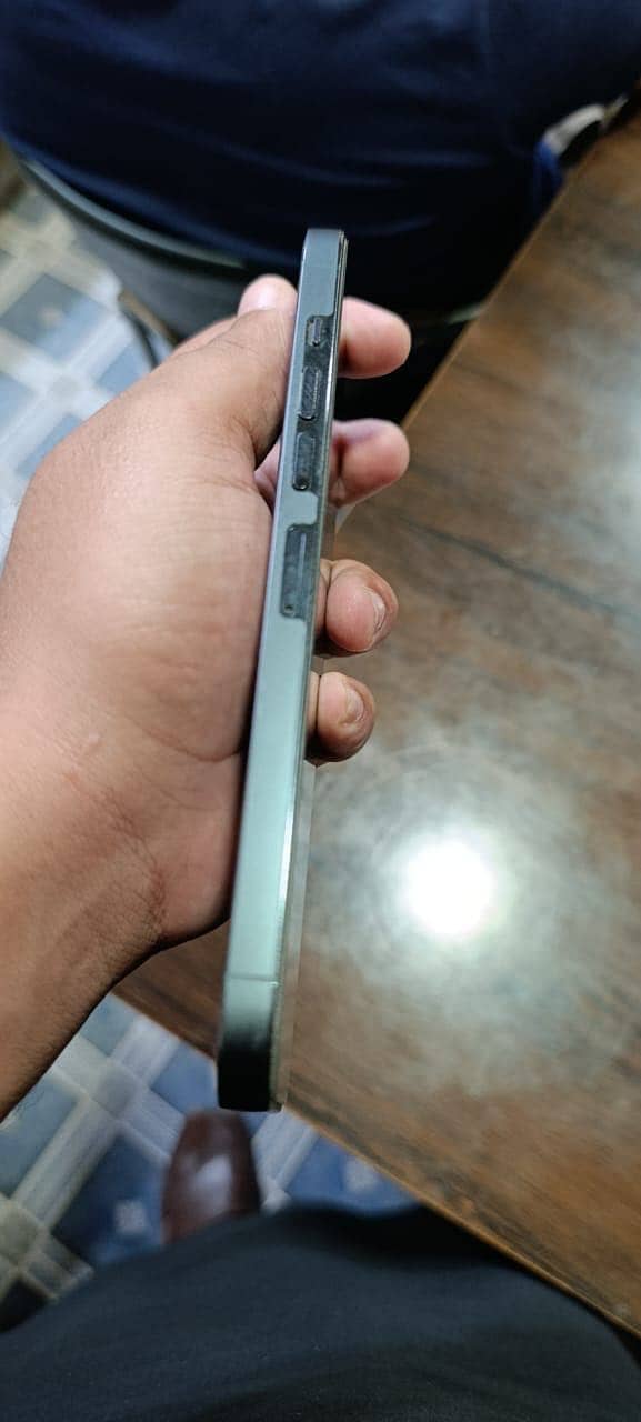 Apple iPhone 13 Pro Max 5