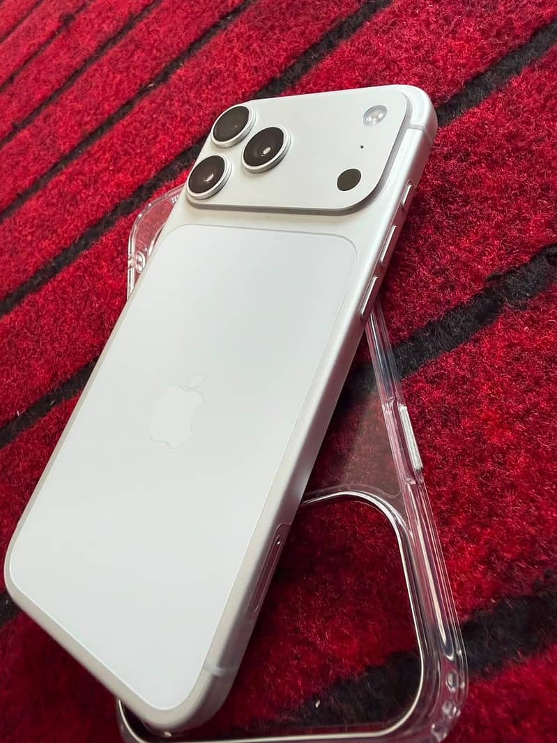Apple iPhone 17 Pro Max 0