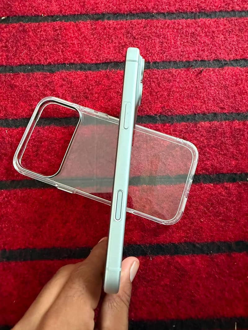 Apple iPhone 17 Pro Max 4