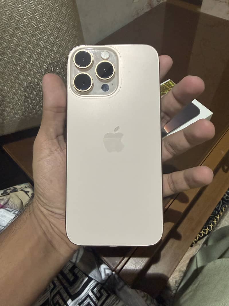 Apple iPhone 16 Pro Max 3