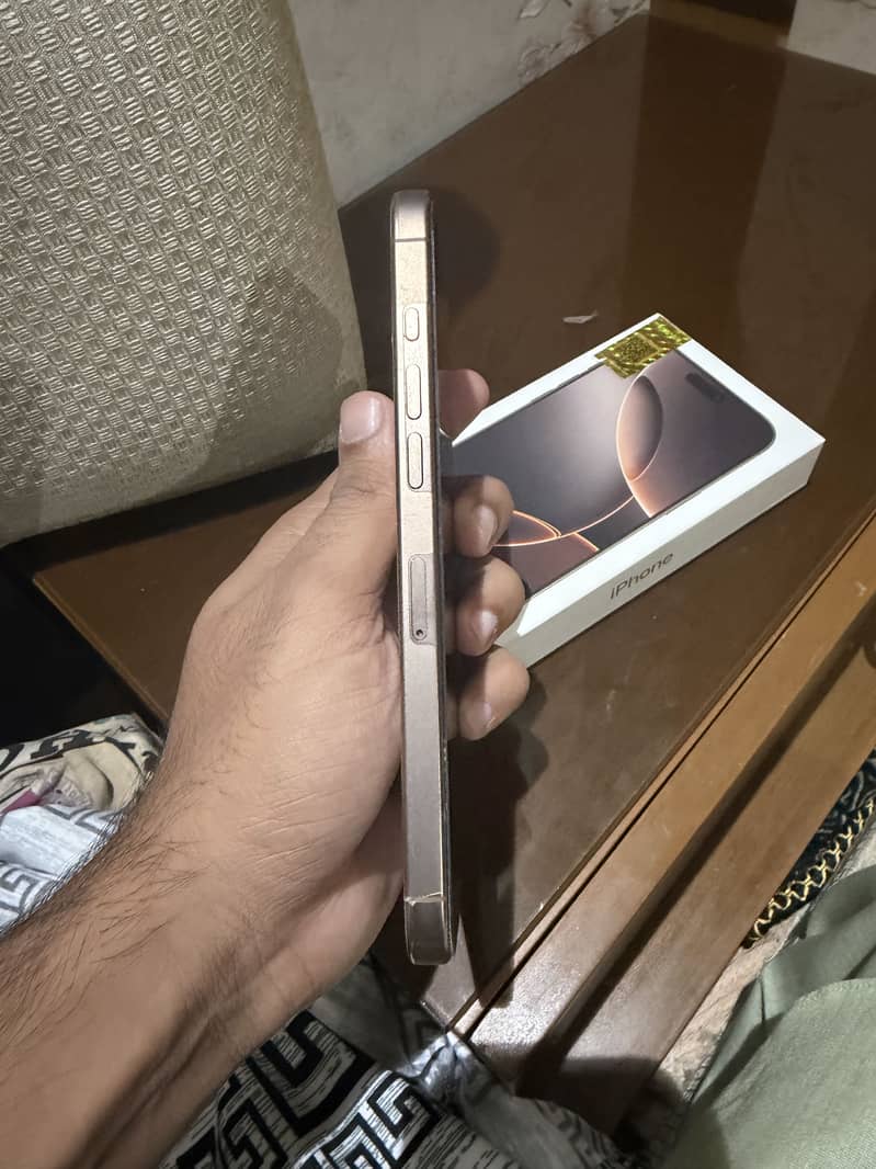Apple iPhone 16 Pro Max 5