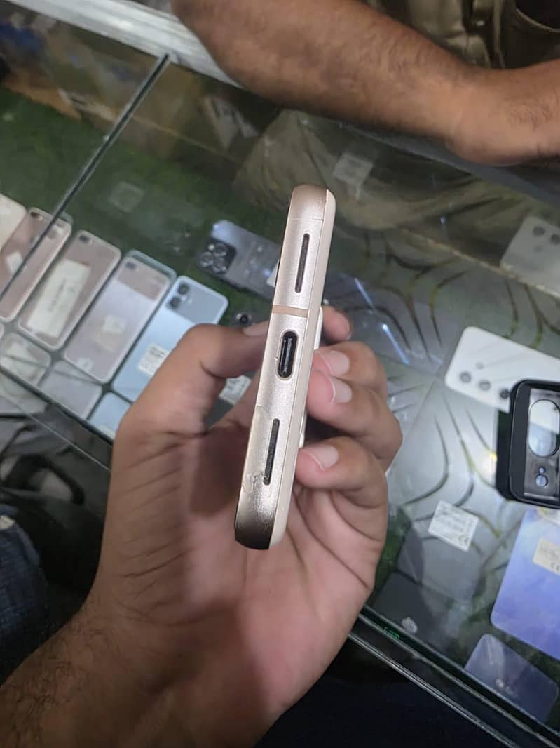 Google Pixel 8 2