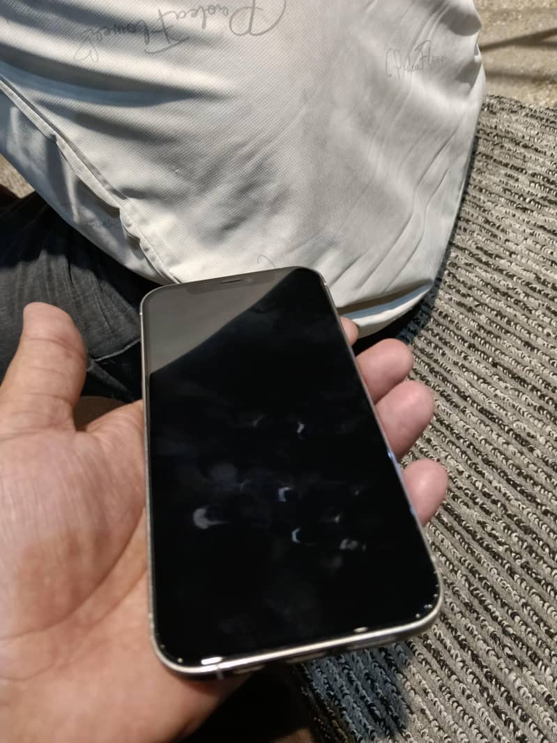 Apple iPhone 12 Pro 3