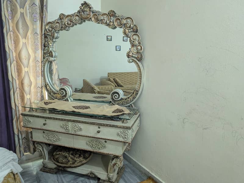 Dressing table 1