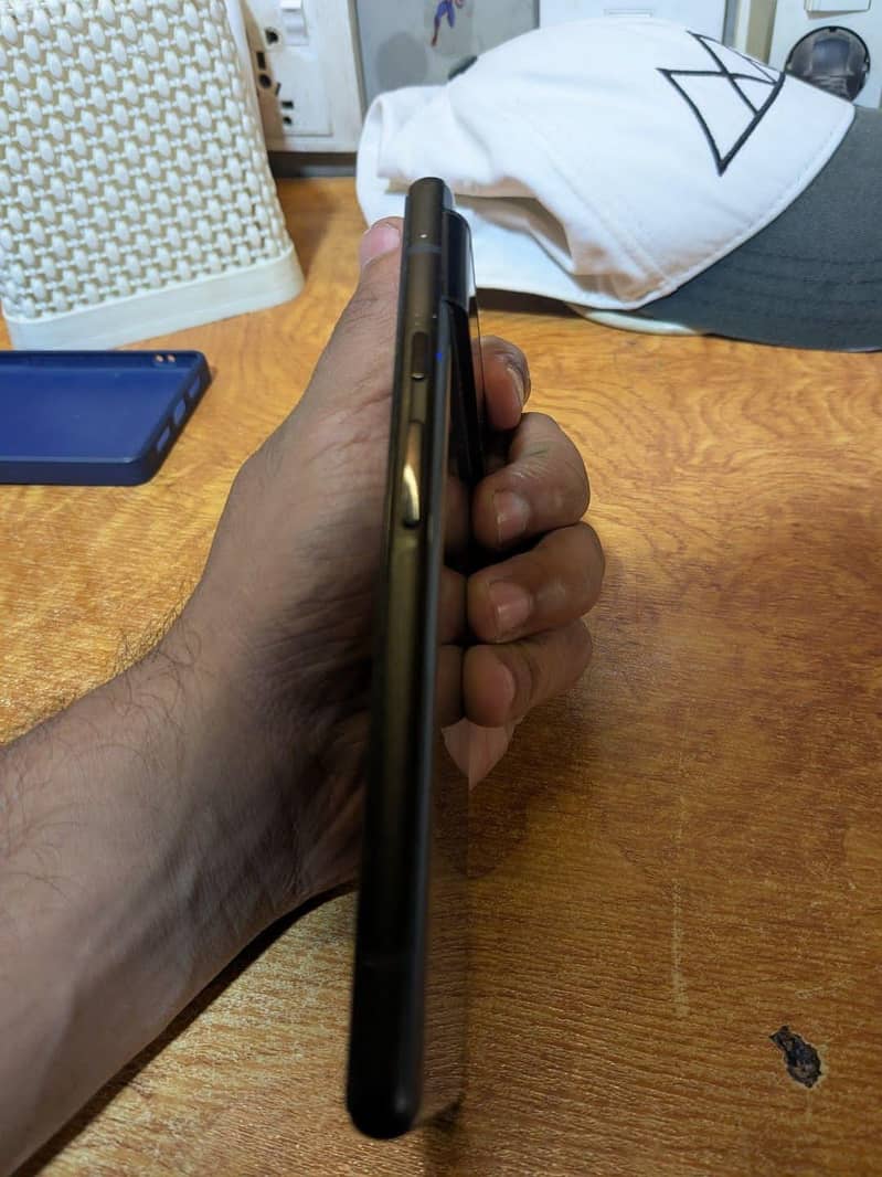 Google Pixel 6 4