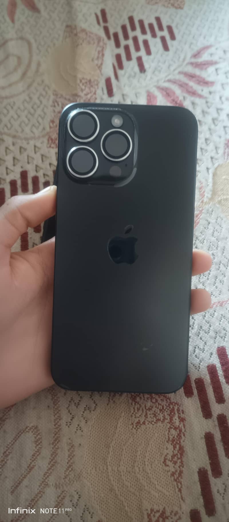 Apple iPhone 15 Pro Max 3