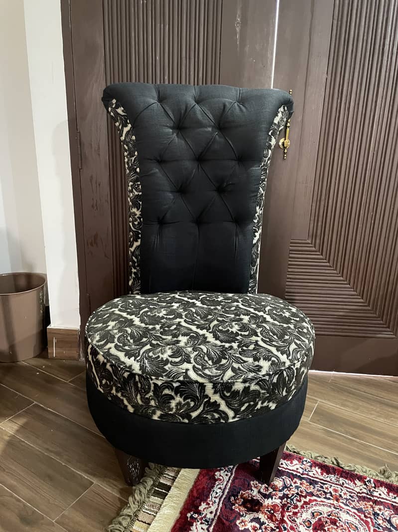 A pair of black high-back tufted accent/Sofa chairs with table 4