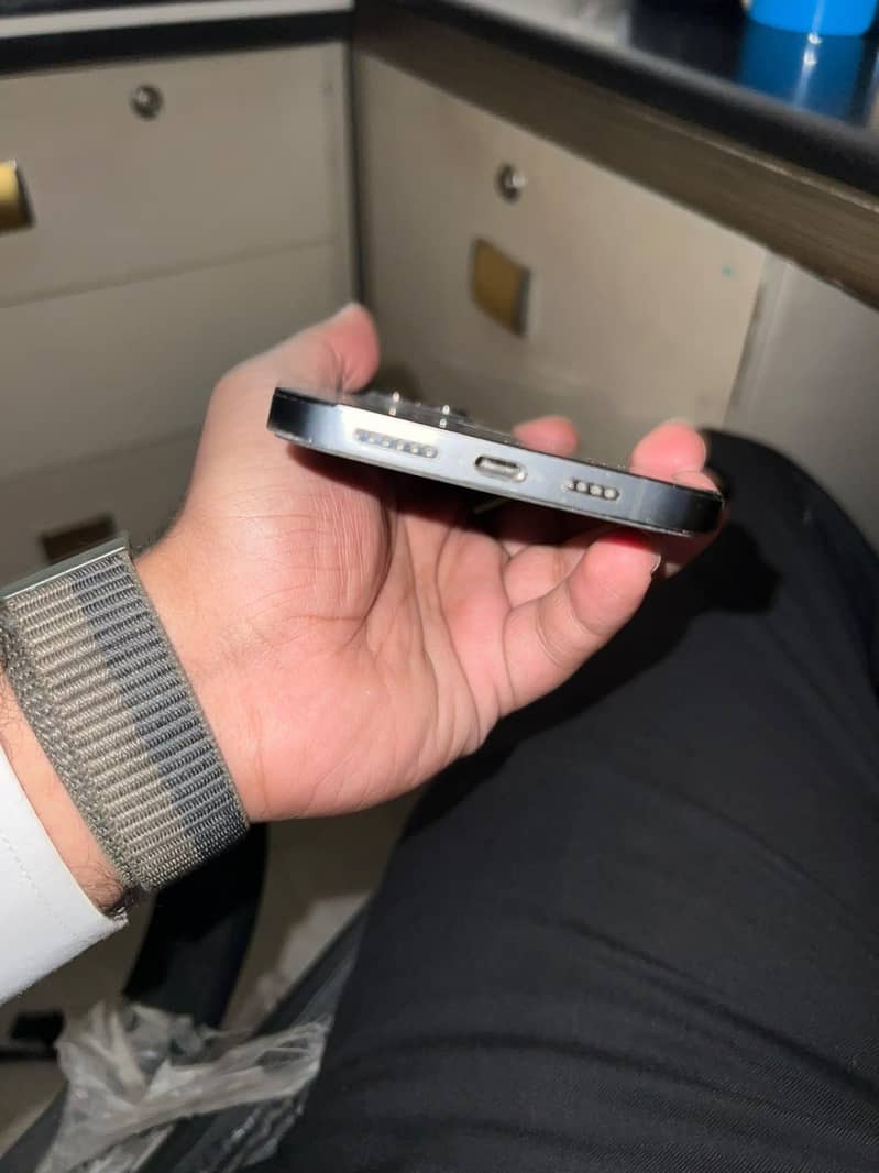 Apple iPhone 12 Pro Max 2