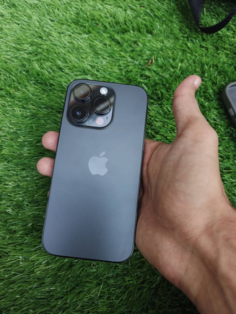 Apple iPhone 14 Pro 1