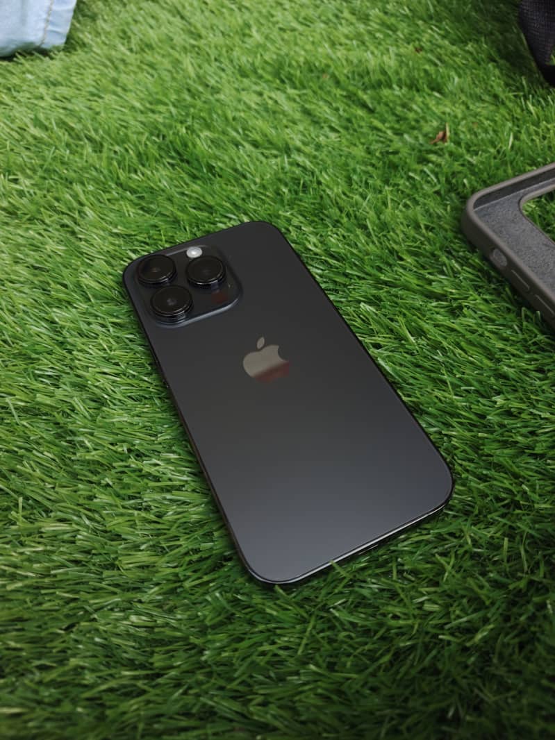 Apple iPhone 14 Pro 2