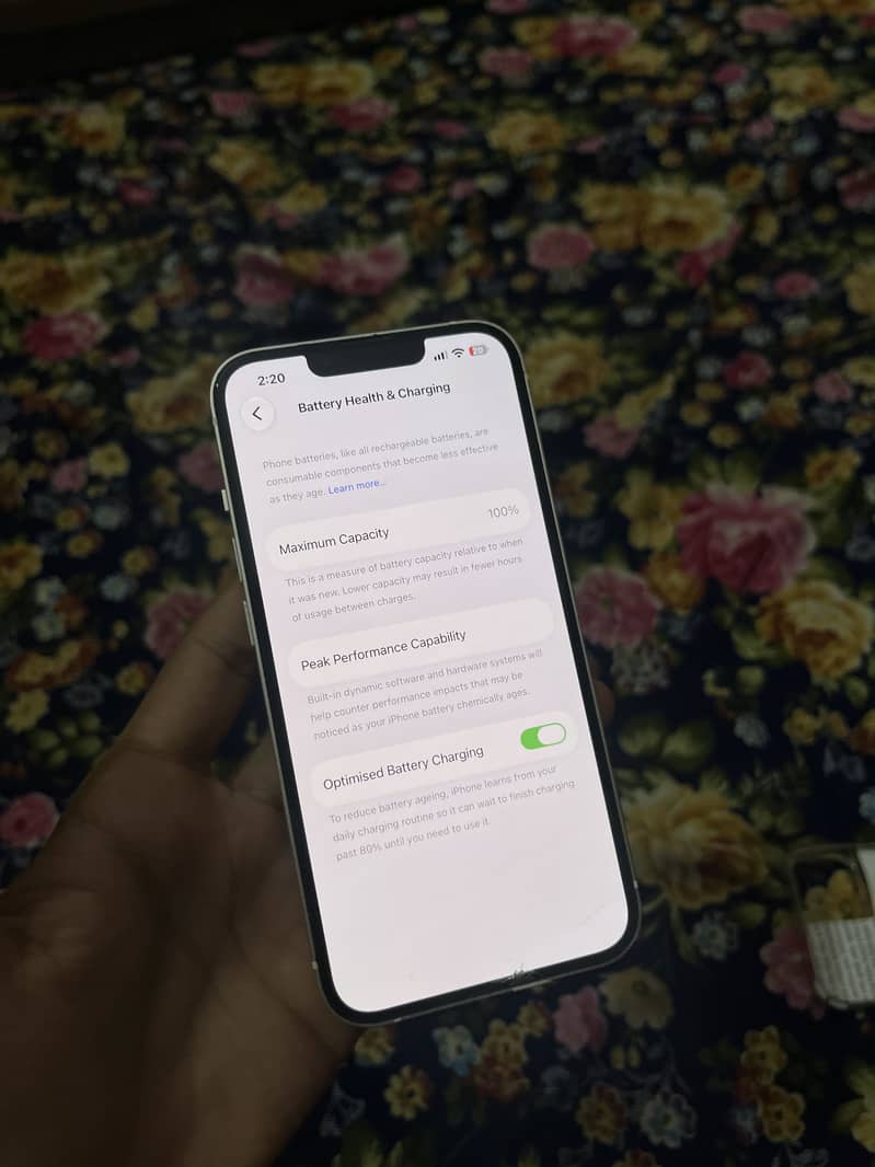 Apple iPhone 13 4