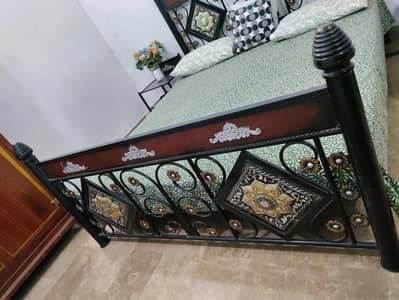 iron bed set with dressing table