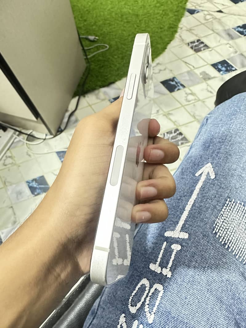 Apple iPhone 12 1