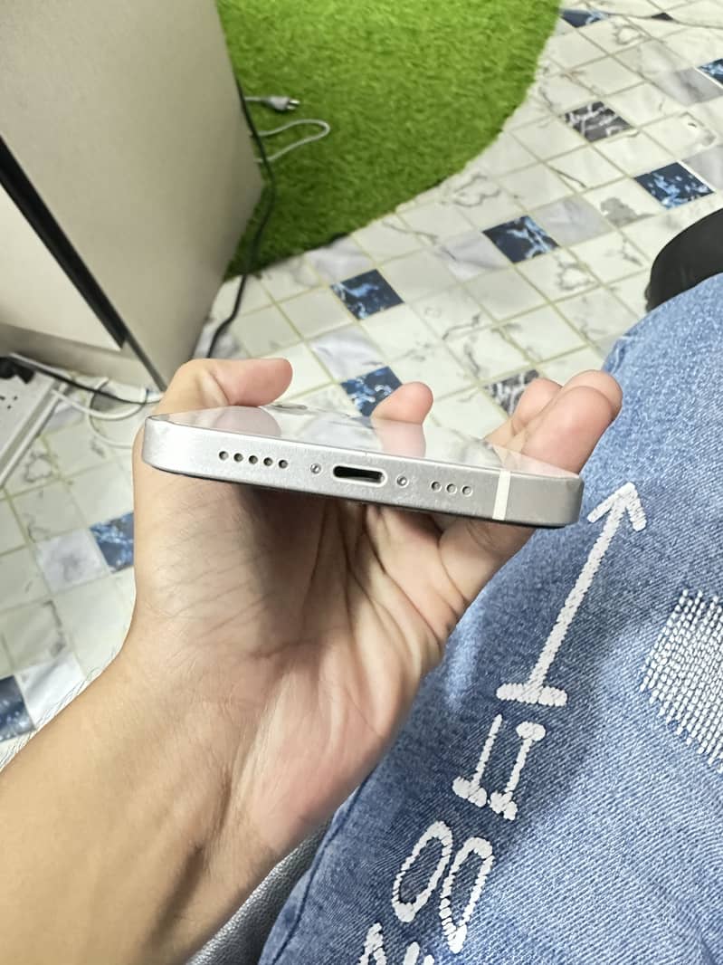 Apple iPhone 12 2