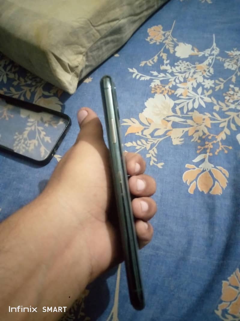 Apple iPhone 11 Pro Max 3