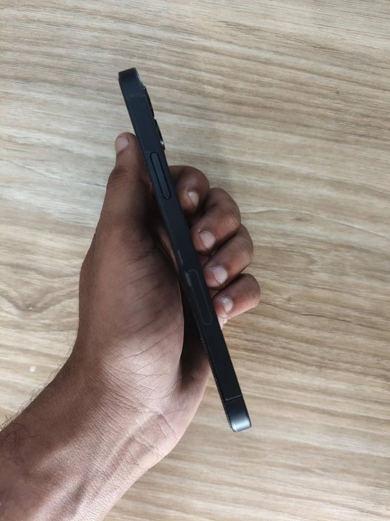 Apple iPhone 12 2