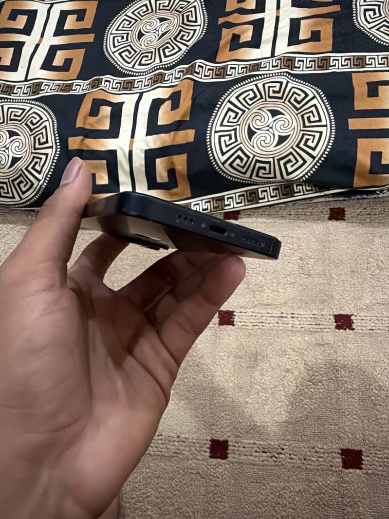 Apple iPhone 14 4