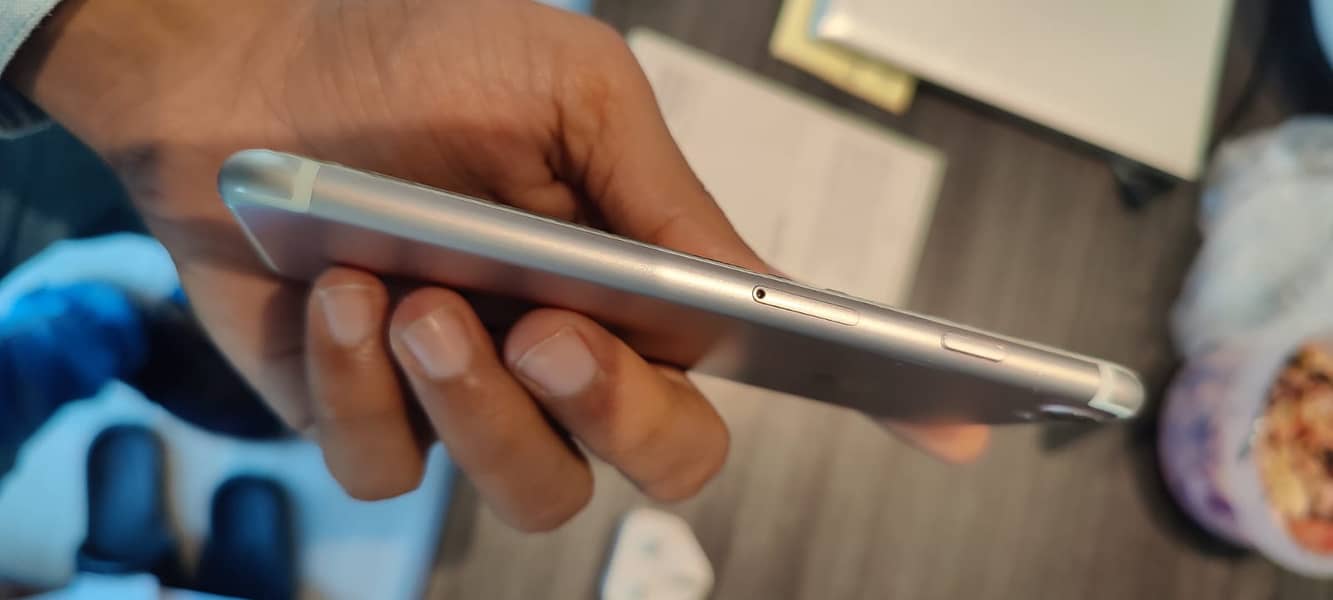 Apple iPhone 7 4
