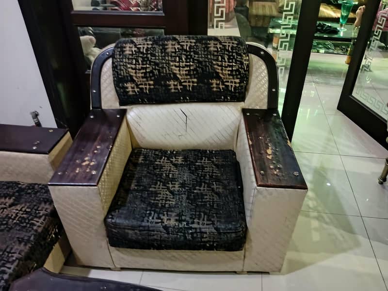 Comfortable 6-Seater Sofa Set (3+2+1) – Solid Structure 2