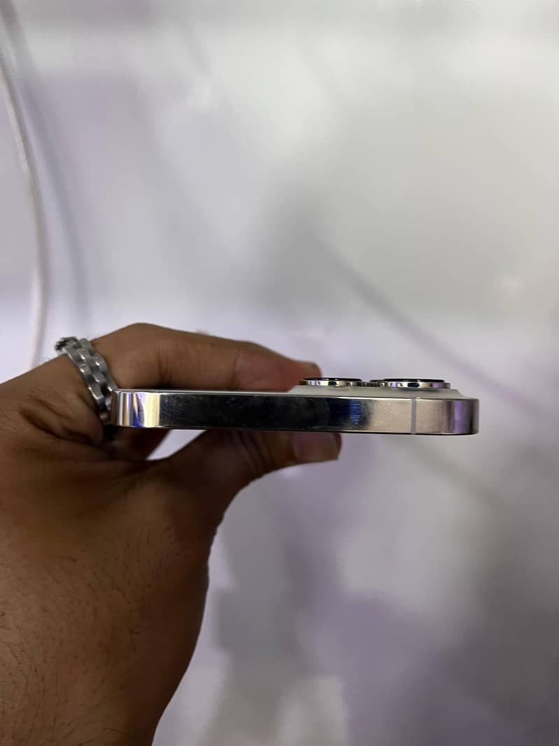 Apple iPhone 13 Pro Max 3