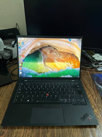 Lenovo ThinkPad X1 Carbon Gen 9 – i5 11th Gen | 16GB RAM