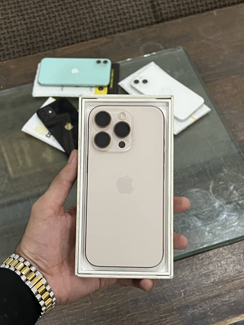 Apple iPhone 16 Pro 0