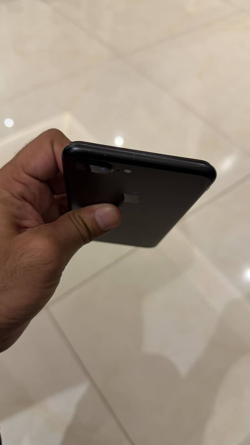 Apple iPhone 7 Plus 5