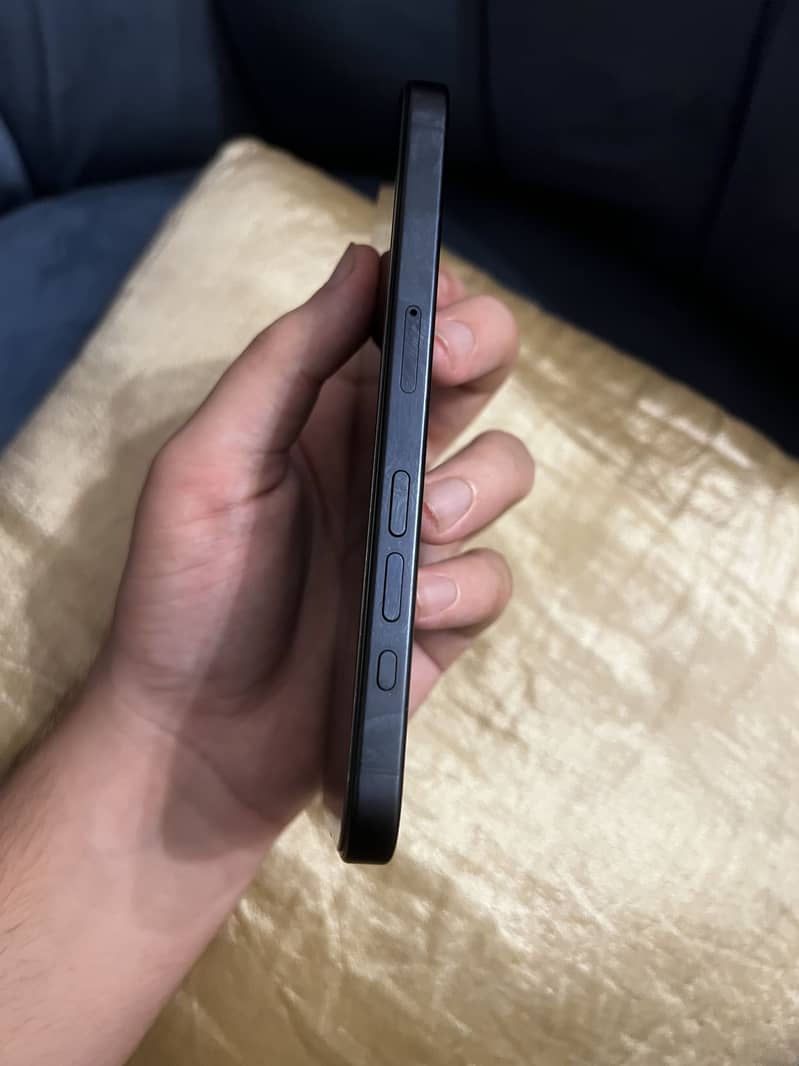 Apple iPhone 15 Pro 6