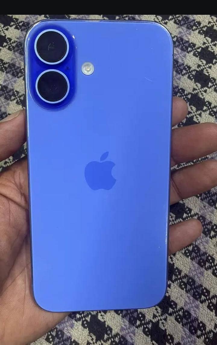 Apple iPhone 16 0