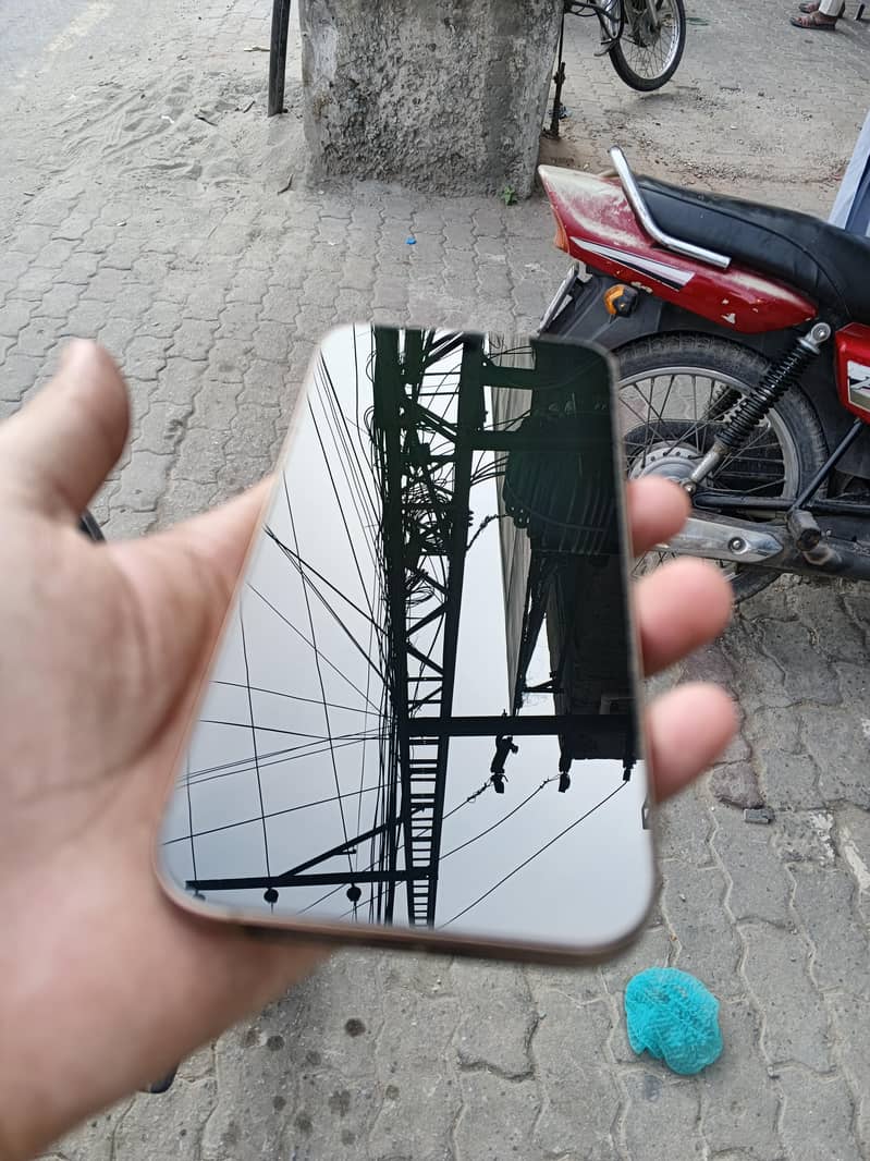 Apple iPhone 16 Pro Max 6