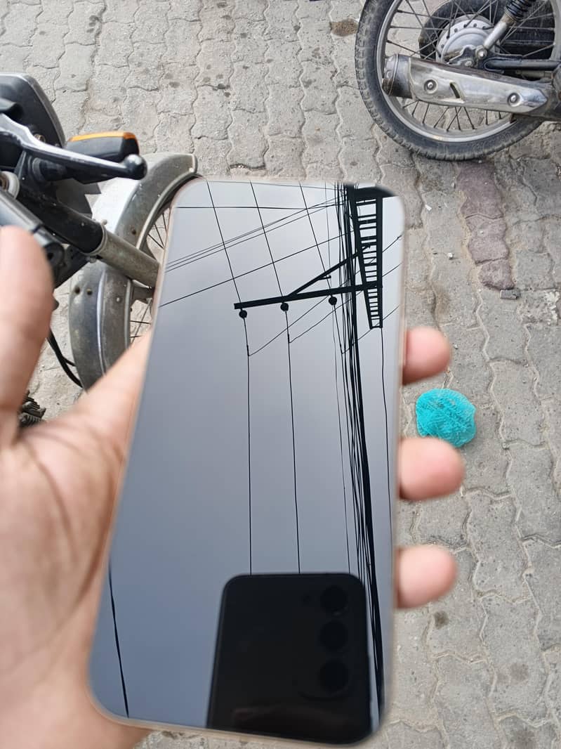 Apple iPhone 16 Pro Max 7
