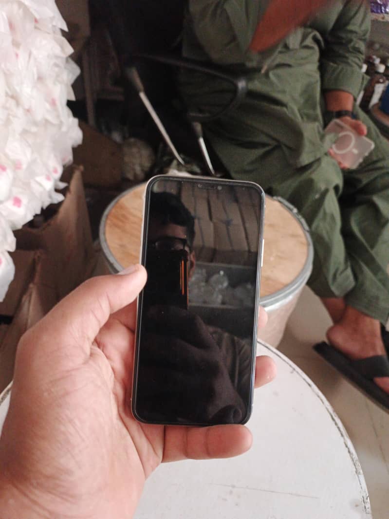 Apple iPhone X 0