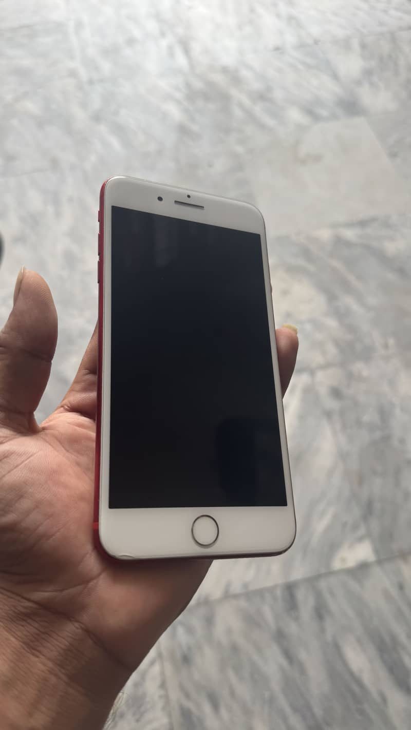 Apple iPhone 7 Plus 11