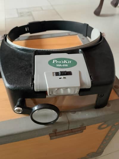 Head lens with light