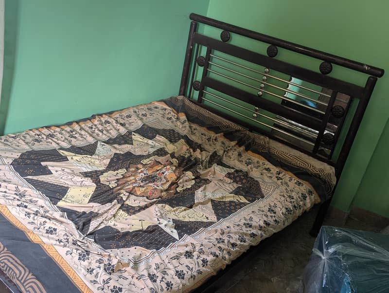 Iron Bed 0