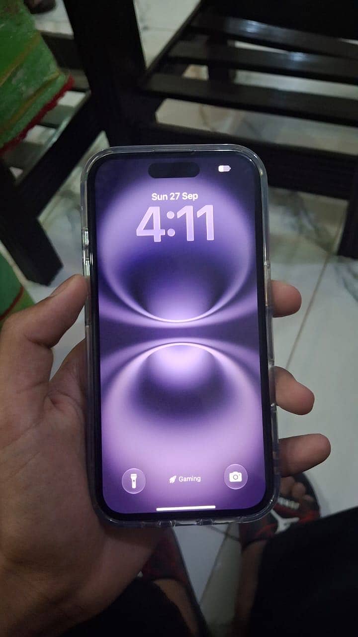 iPhone 16 0