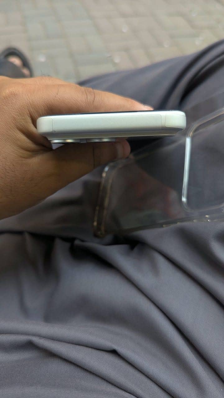 Apple iPhone 17 Pro Max 3