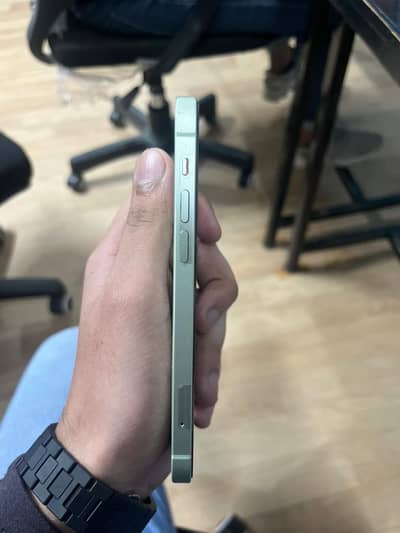 Apple iPhone 12