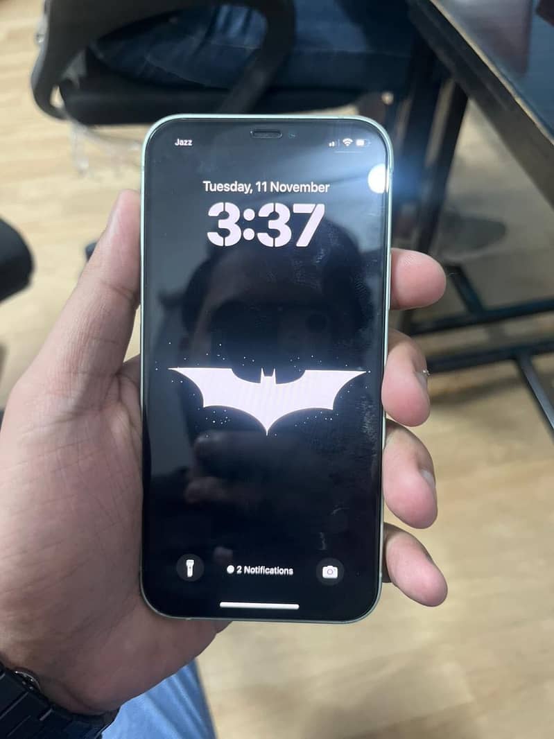 Apple iPhone 12 4