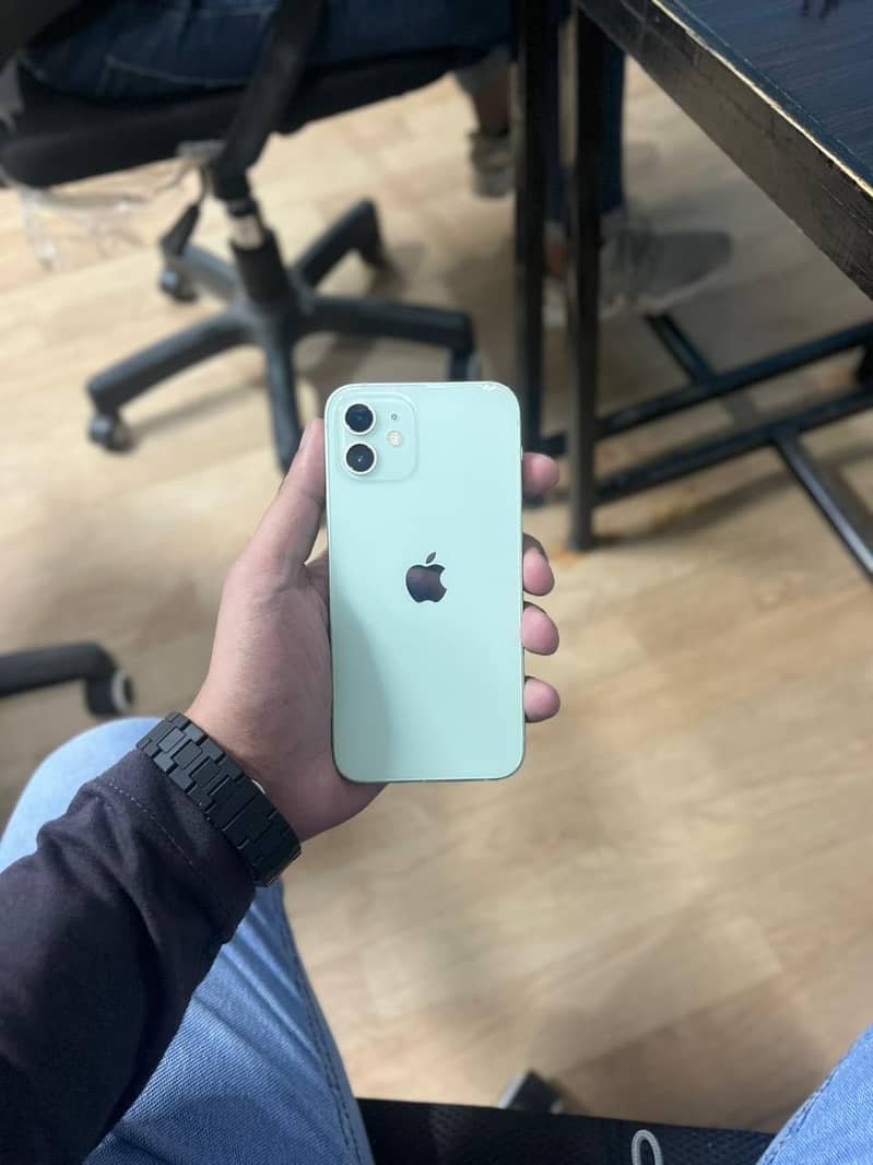 Apple iPhone 12 5