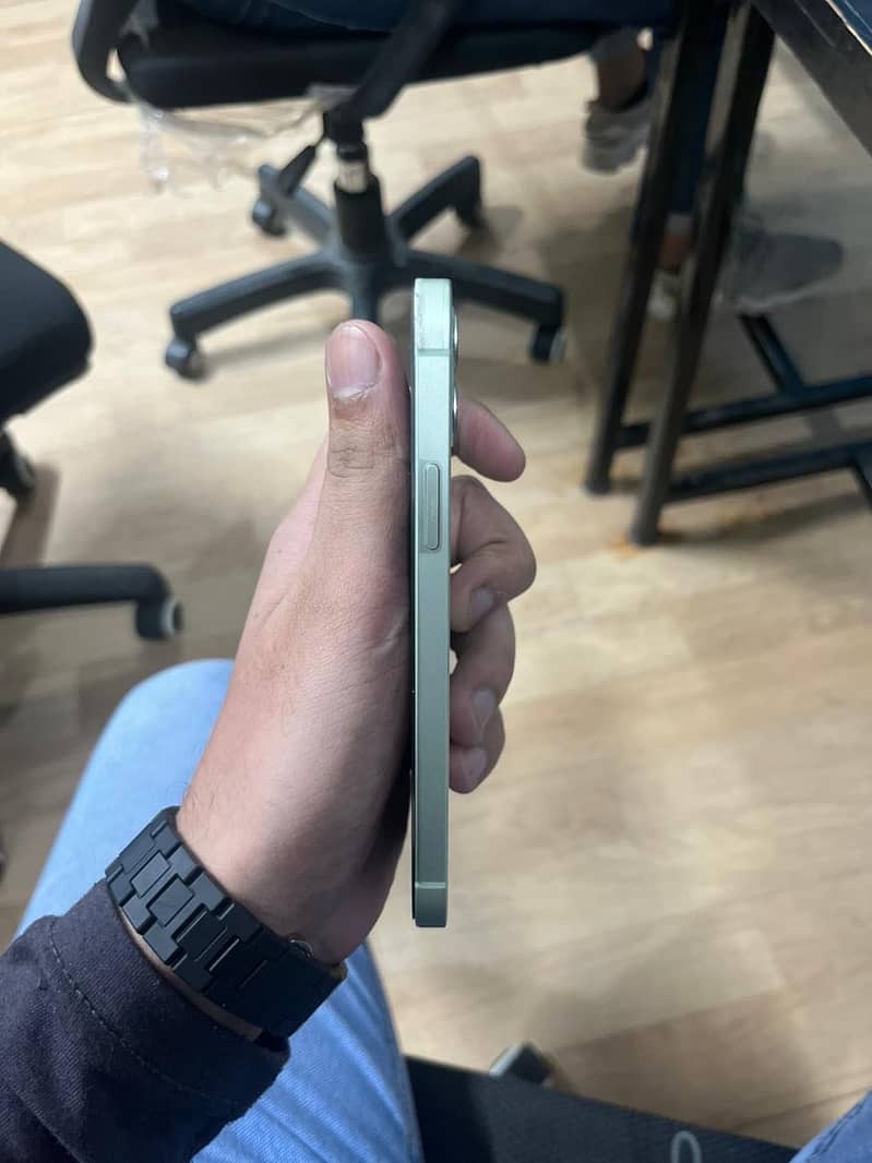 Apple iPhone 12 8