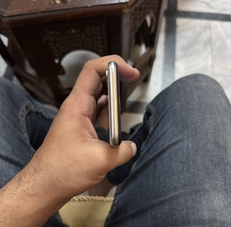 Apple iPhone X 5