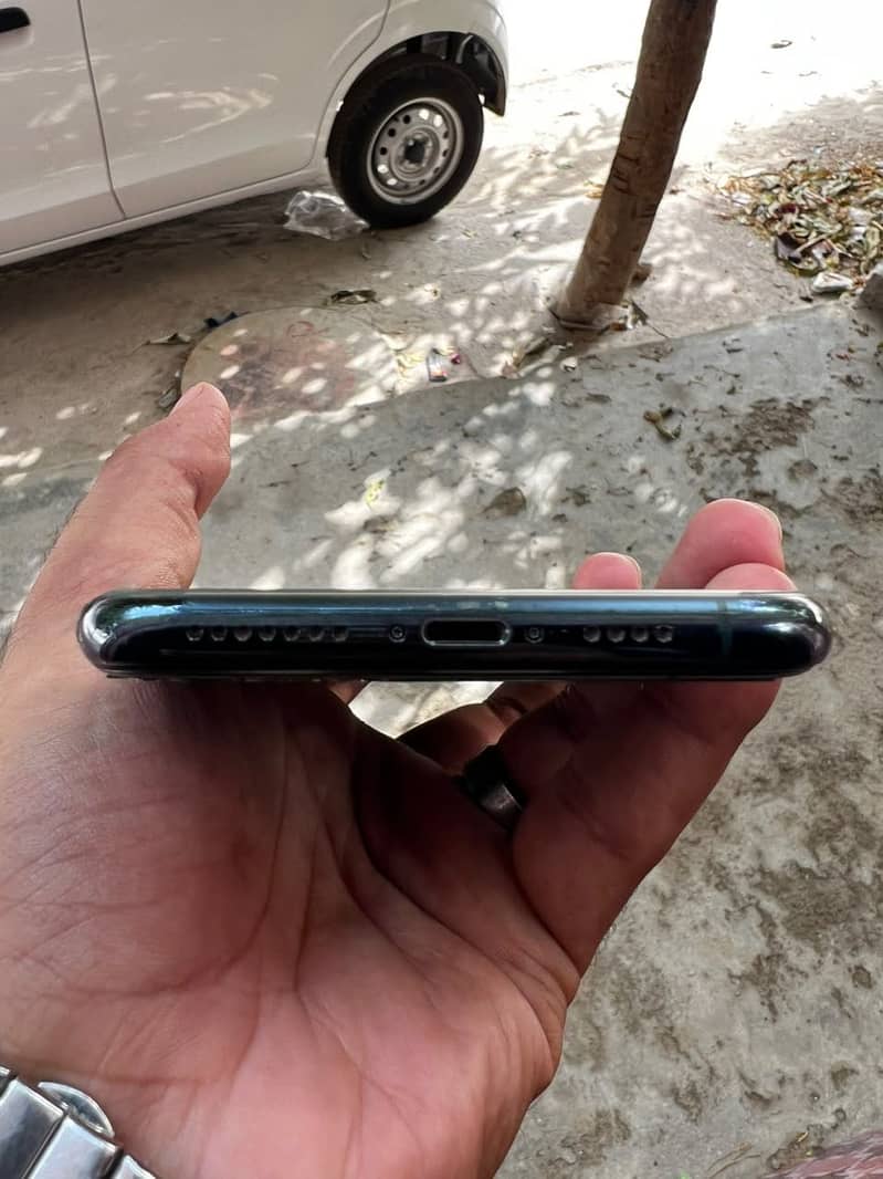 Apple iPhone 11 Pro Max 3