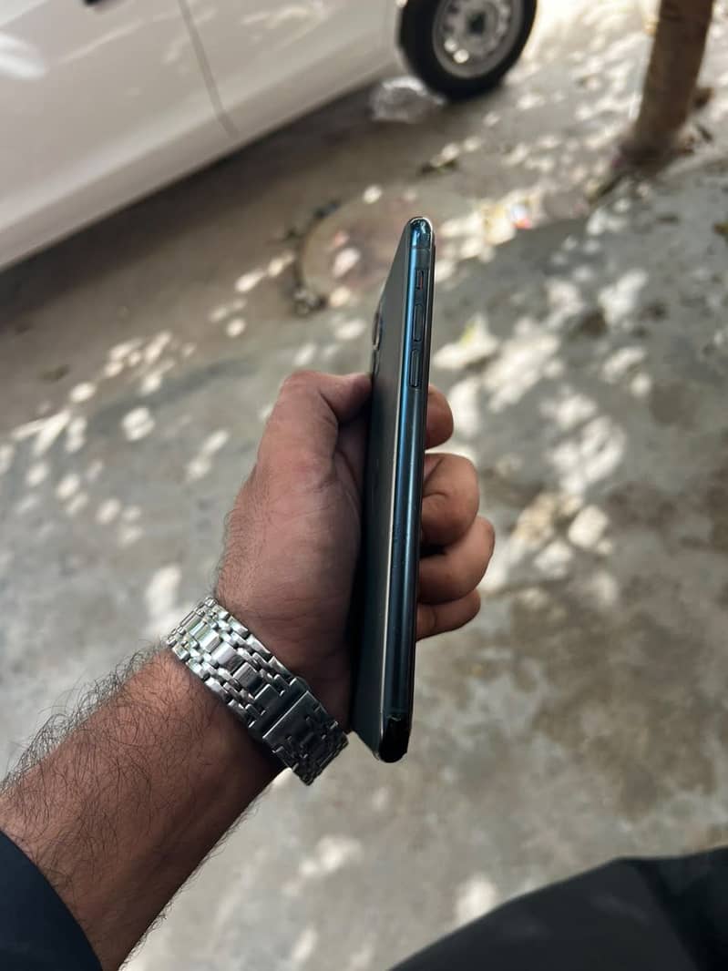 Apple iPhone 11 Pro Max 5