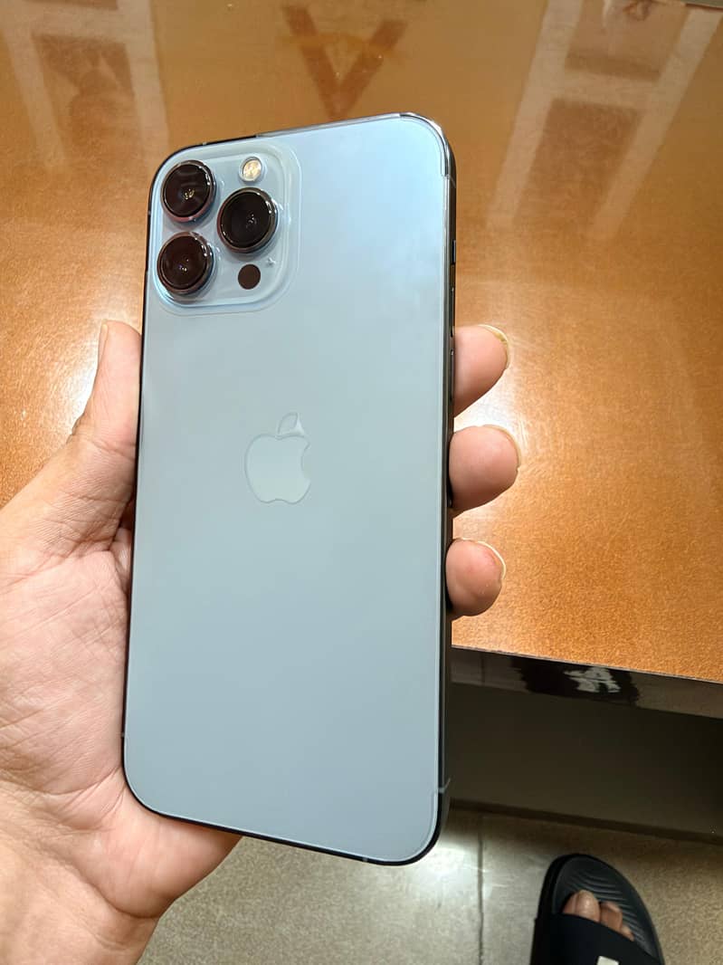 Apple iPhone 13 Pro Max 4