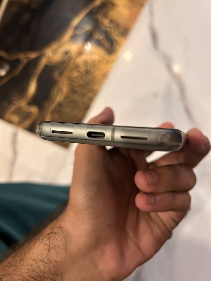Google Pixel 8 5